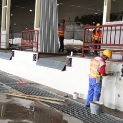 固定登车桥施工现场
